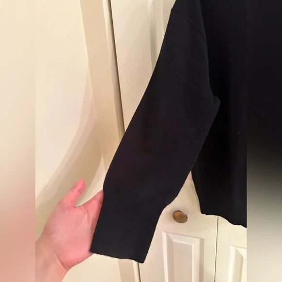 NWT J. Crew $178 100% Cashmere Oversized Crewneck Sweater Black XS (Fits S/M) - Picture 4 of 11